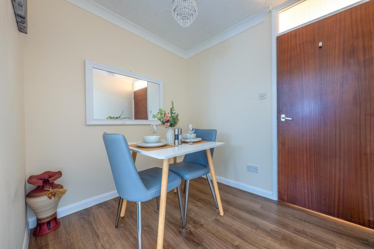 Grange Studio Apartment - Heathrow Staines-upon-Thames Екстериор снимка