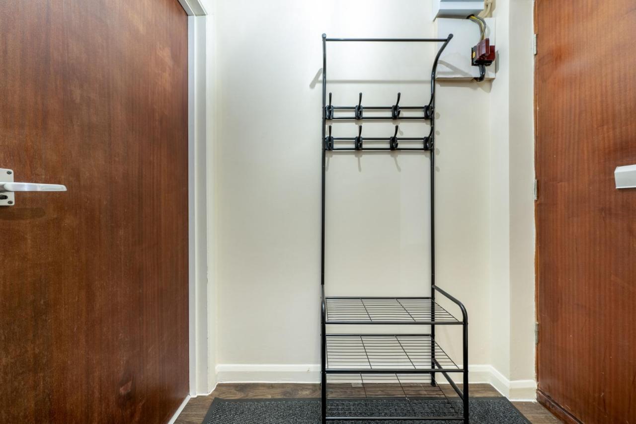 Grange Studio Apartment - Heathrow Staines-upon-Thames Екстериор снимка