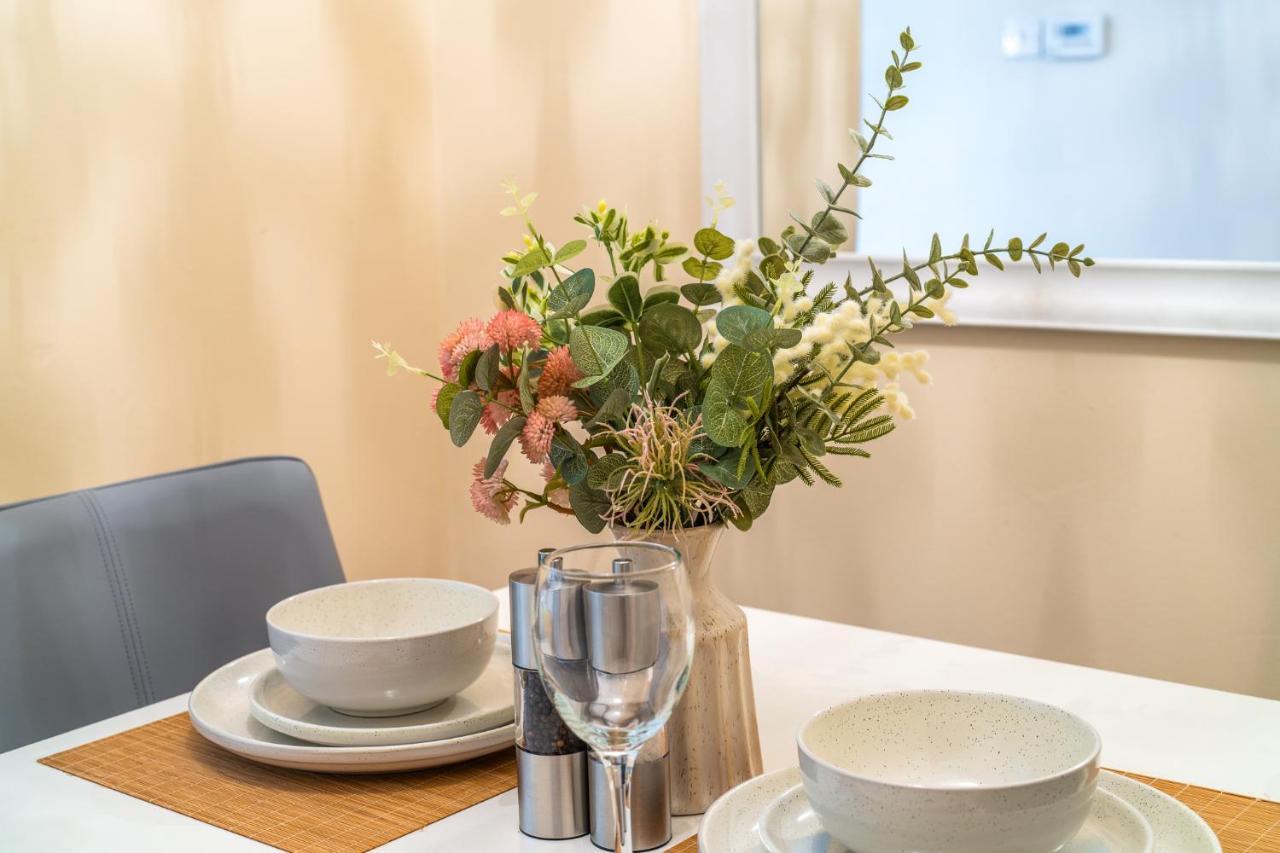 Grange Studio Apartment - Heathrow Staines-upon-Thames Екстериор снимка