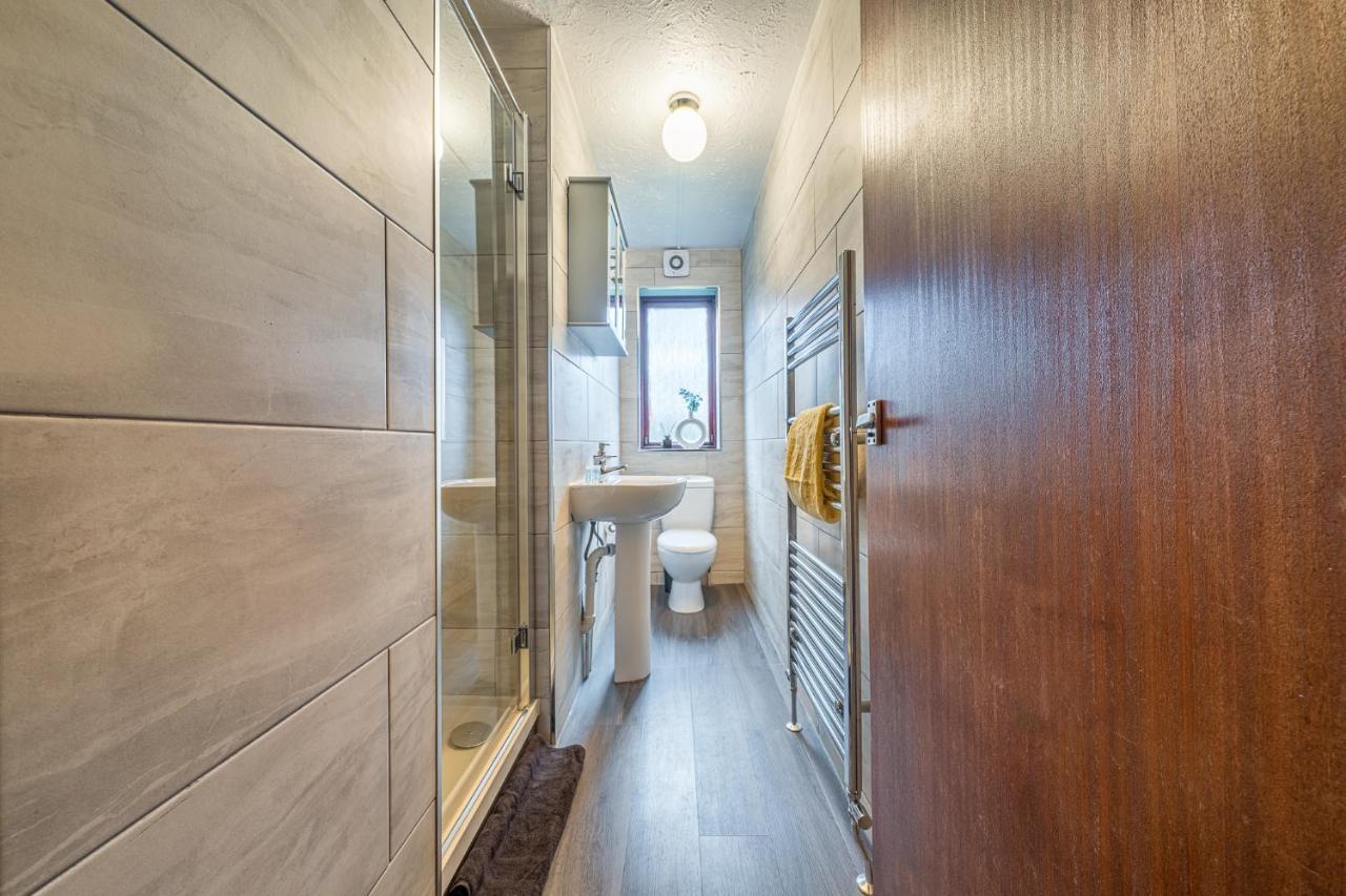 Grange Studio Apartment - Heathrow Staines-upon-Thames Екстериор снимка